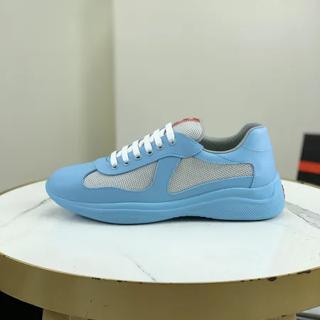 プラダ スニーカー