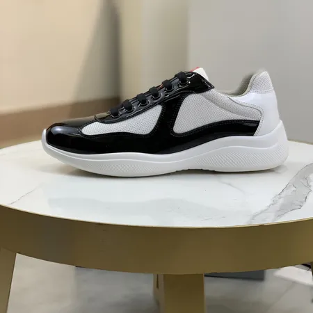 プラダ スニーカー