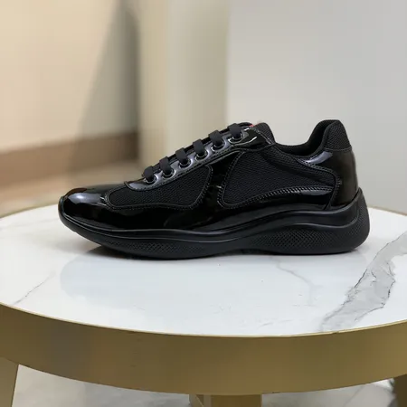 プラダ スニーカー