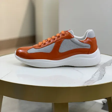 プラダ スニーカー