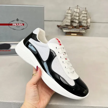 プラダ スニーカー