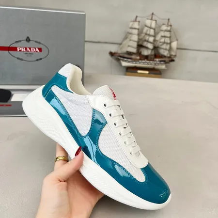 プラダ スニーカー