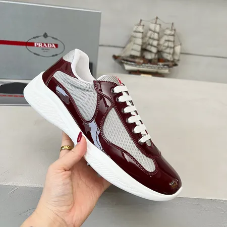 プラダ スニーカー