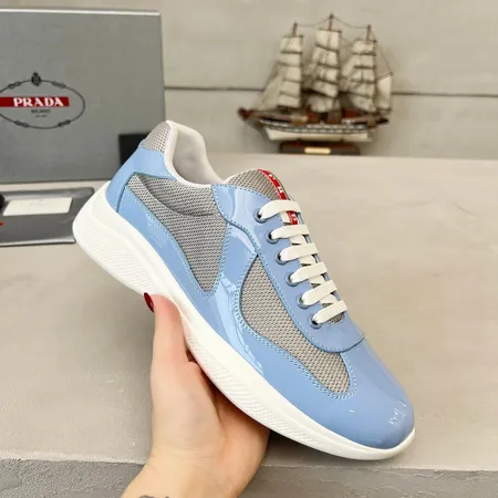 プラダ スニーカー