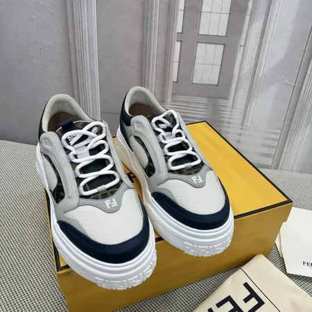 フェンディ カジュアルシューズ