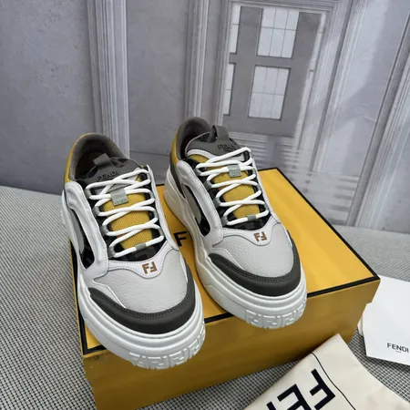 フェンディ カジュアルシューズ
