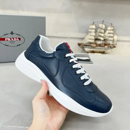 プラダ スニーカー