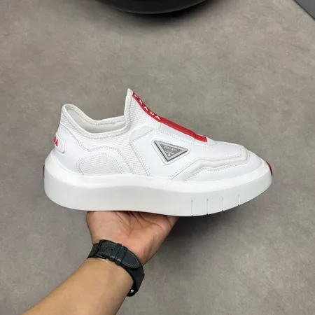 プラダ カジュアルシューズ