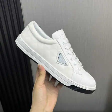 プラダ カジュアルシューズ