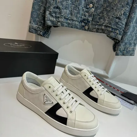 プラダ カジュアルシューズ