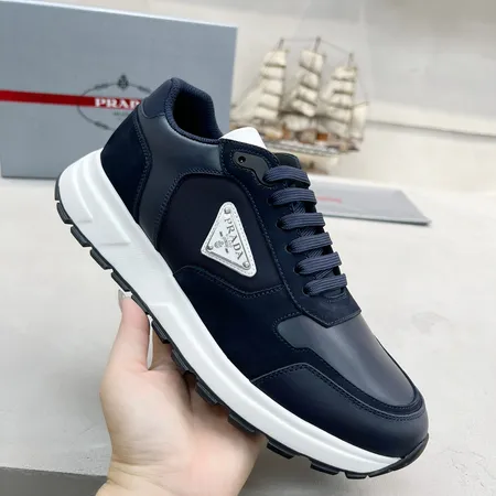 プラダ カジュアルシューズ