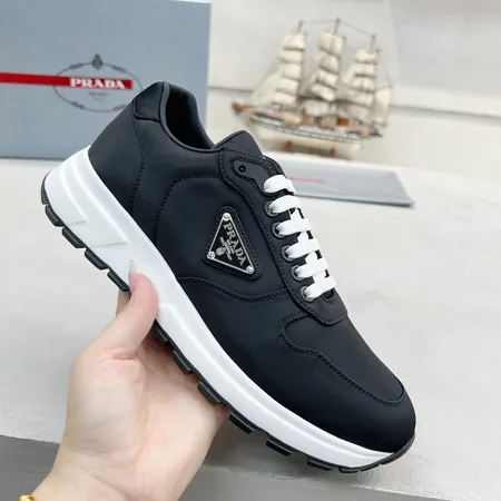 プラダ カジュアルシューズ
