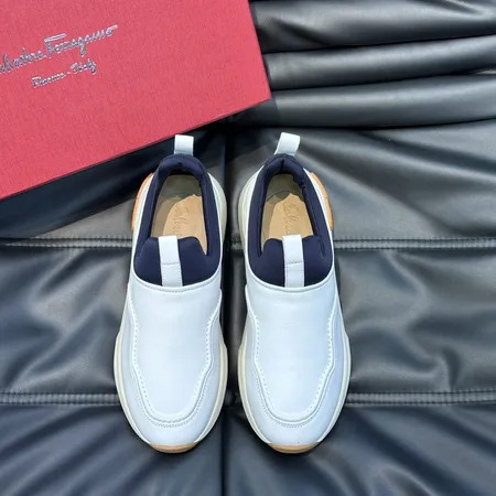 フェラガモ カジュアルシューズ