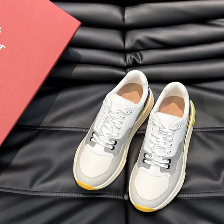 フェラガモ カジュアルシューズ