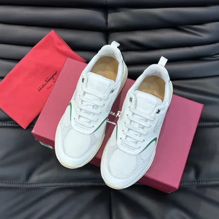 フェラガモ カジュアルシューズ