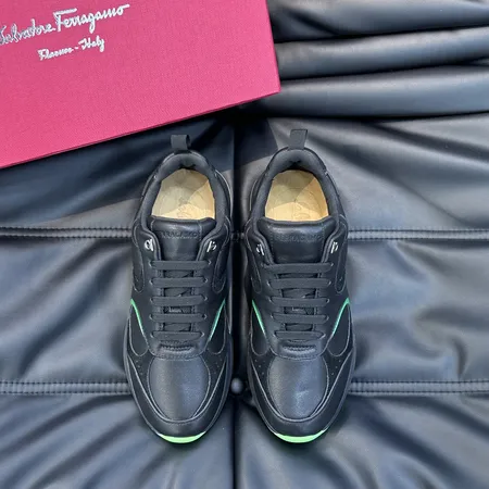 フェラガモ カジュアルシューズ