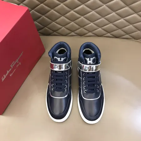 フェラガモ カジュアルシューズ