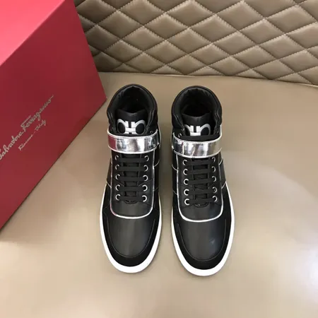 フェラガモ カジュアルシューズ