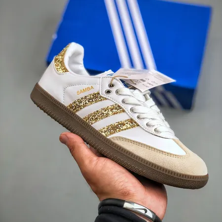 アディダス カジュアルシューズ