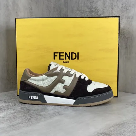 フェンディ カジュアルシューズ