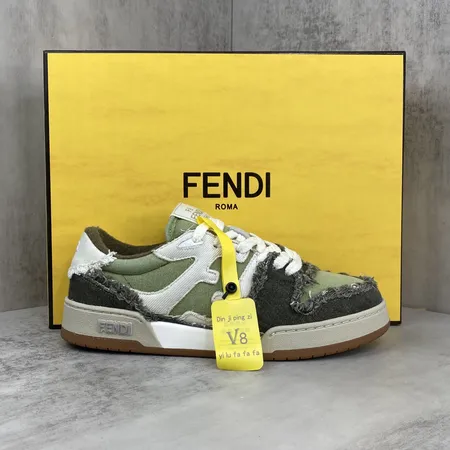 フェンディ カジュアルシューズ