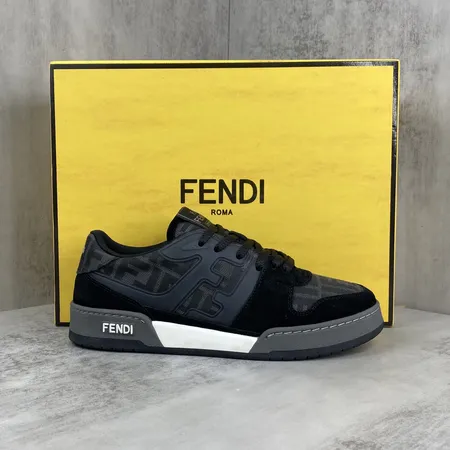 フェンディ カジュアルシューズ