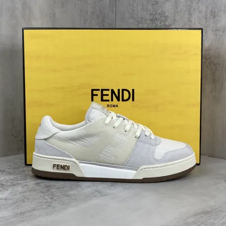 フェンディ カジュアルシューズ