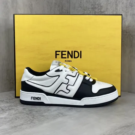 フェンディ カジュアルシューズ