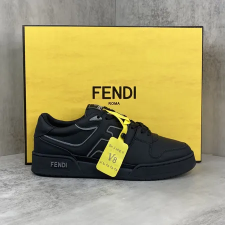 フェンディ カジュアルシューズ