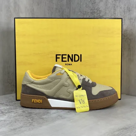 フェンディ カジュアルシューズ