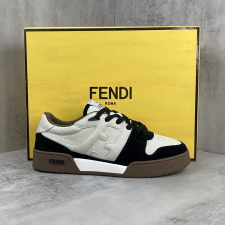 フェンディ カジュアルシューズ