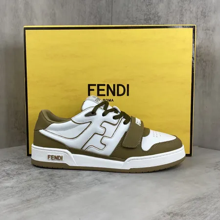 フェンディ カジュアルシューズ