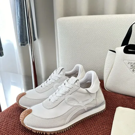 ロエベ スニーカー