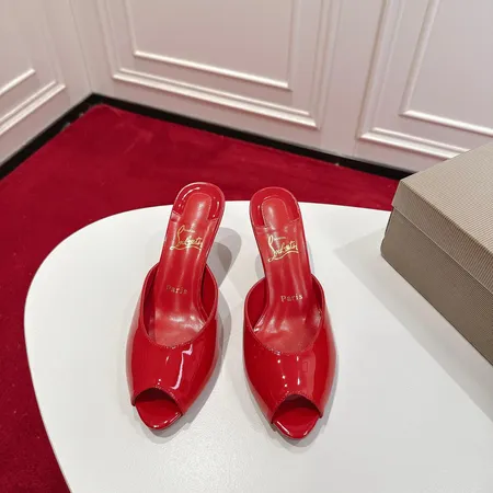 クリスチャン・ルブタン サンダル