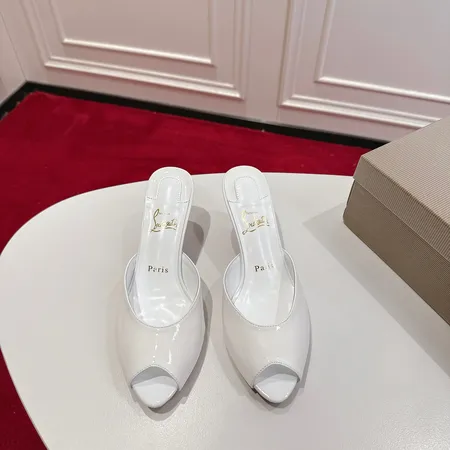 クリスチャン・ルブタン サンダル