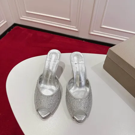 クリスチャン・ルブタン サンダル