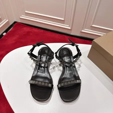 クリスチャン・ルブタン サンダル