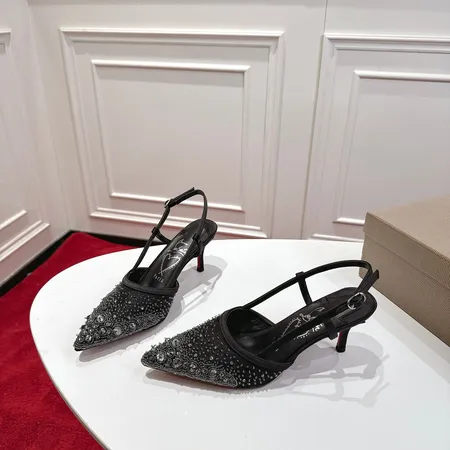 クリスチャン・ルブタン サンダル