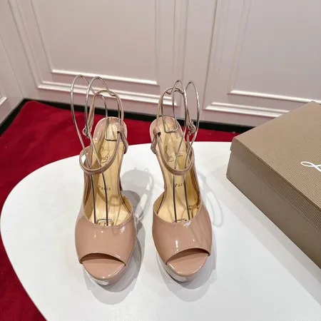 クリスチャン・ルブタン サンダル