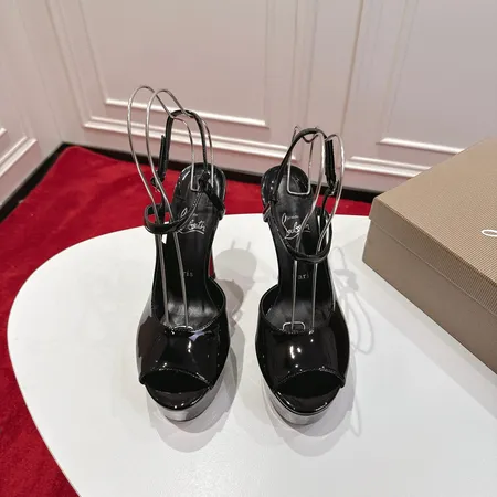 クリスチャン・ルブタン サンダル