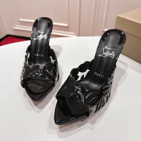 クリスチャン・ルブタン サンダル