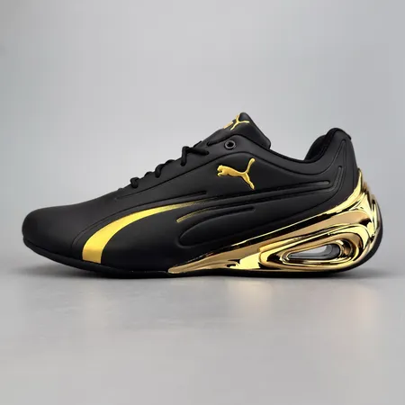 プーマ スニーカー