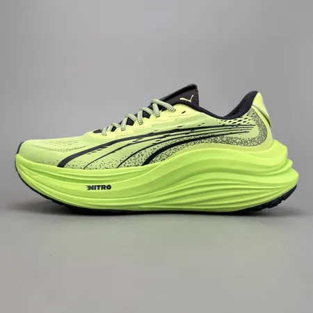 プーマ スニーカー