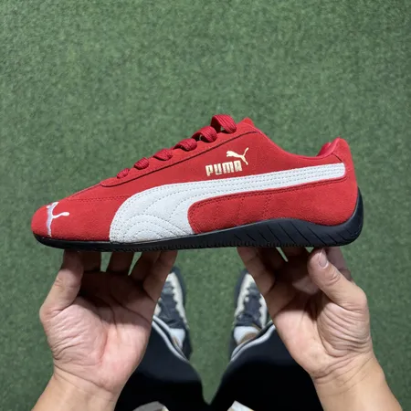 プーマ スニーカー