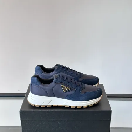 プラダ カジュアルシューズ