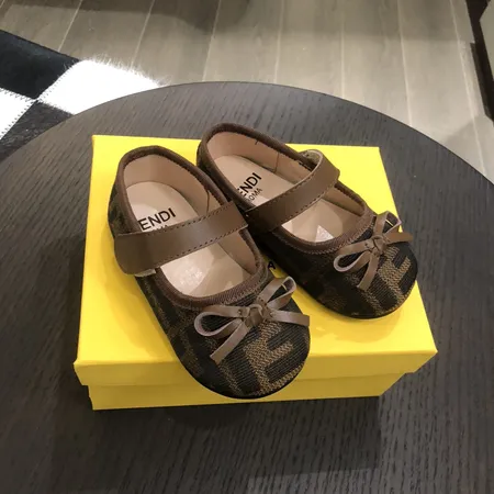 フェンディ ビジネスシューズ