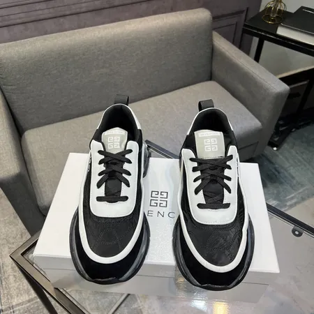 ジバンシィ カジュアルシューズ