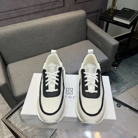 ジバンシィ カジュアルシューズ