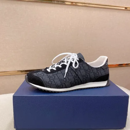 ディオール カジュアルシューズ