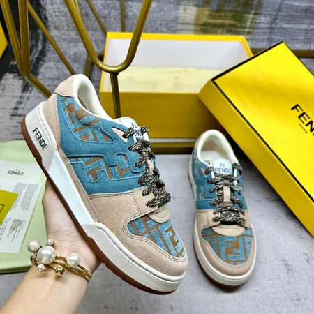 フェンディ カジュアルシューズ